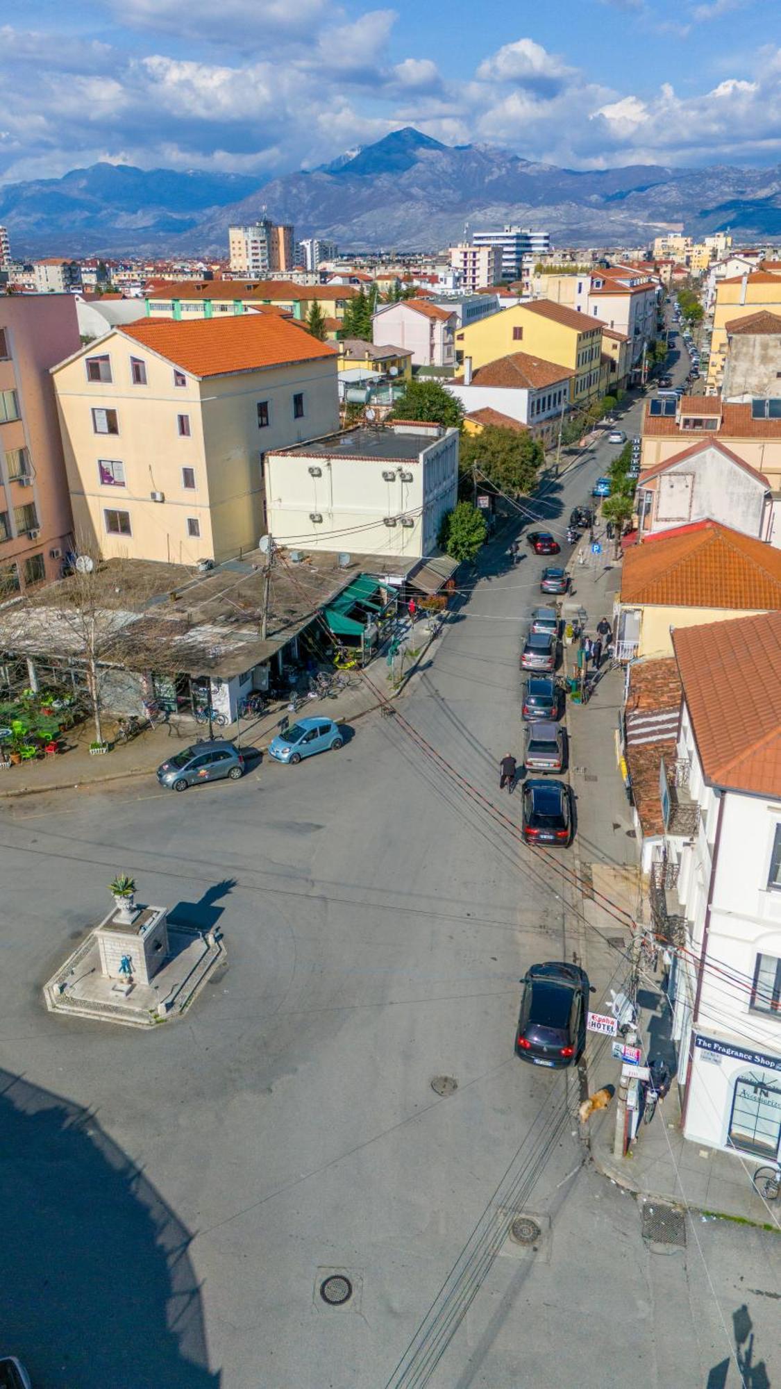 Golden Sleep Hostel Shkodër Eksteriør billede
