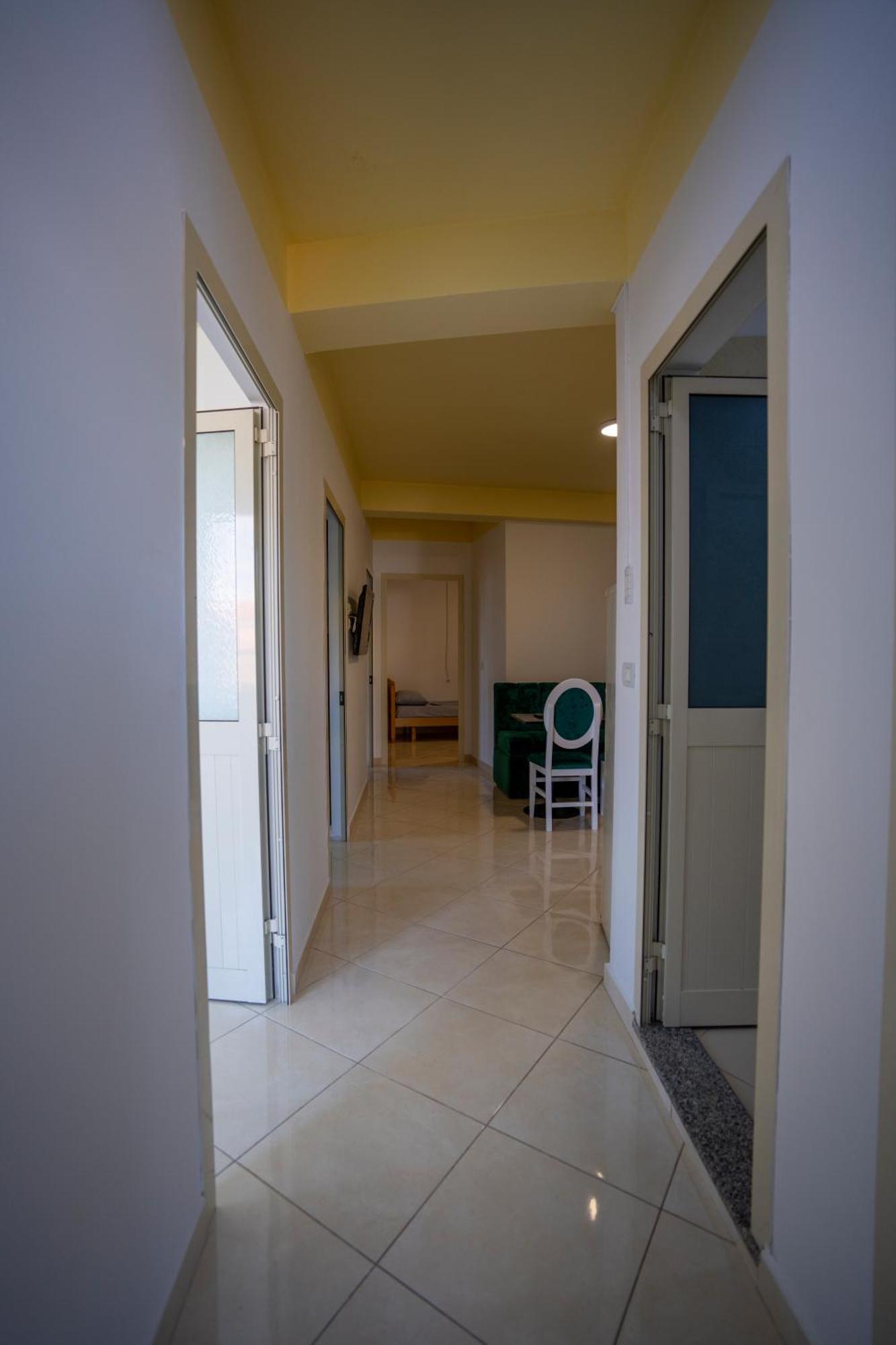 Golden Sleep Hostel Shkodër Eksteriør billede